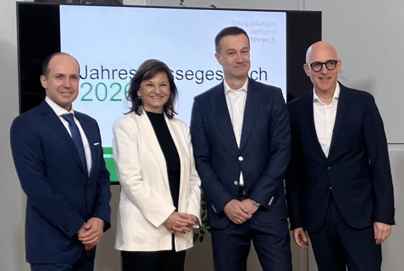 Marcus Kapun (start:bausparkasse), Susanne Riess-Hahn (Bausparkasse Wüstenrot), Hans-Christian Vallant (Raiffeisen Bausparkasse) und Andreas Kaim (s Bausparkasse), von sWohnfinanz beigestellt